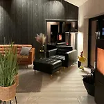 بيت للعطل Modern With Midnight Sun In Skjomen *