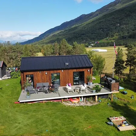 Modern With Midnight Sun In Skjomen Нарвик