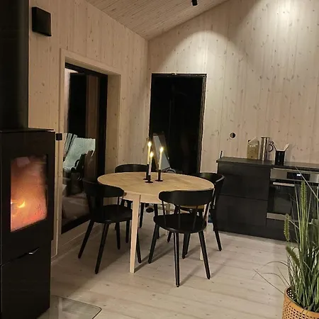 Modern With Midnight Sun In Skjomen Нарвик